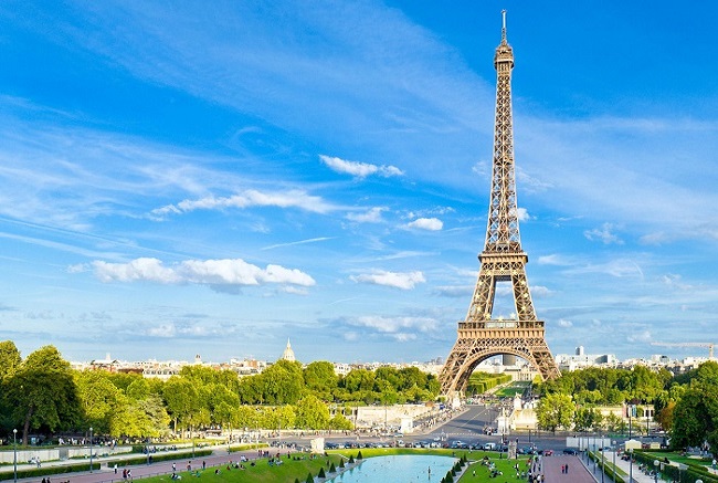 Loạt vé máy bay Vietnam Airlines đi Paris giá tốt trong tháng 09/2020
