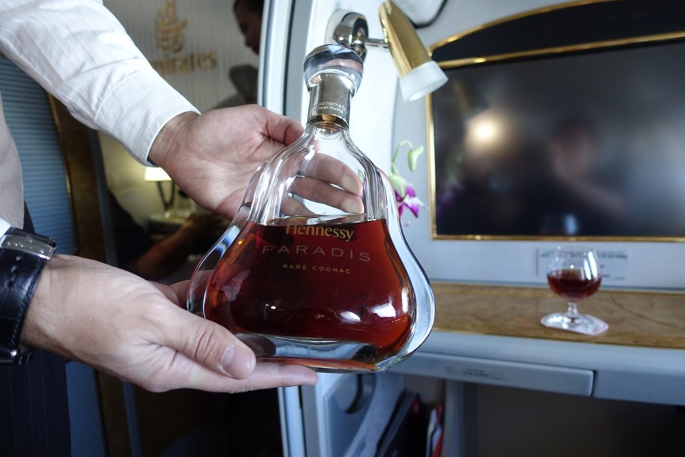 Có được mang rượu lên máy bay Vietnam Airlines hay không?