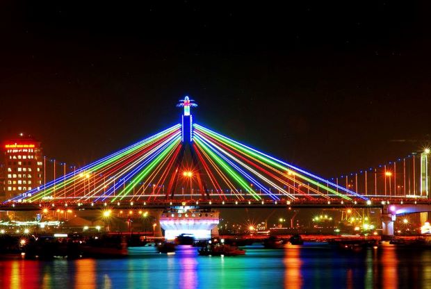 địa điểm du lịch đà nẵng- cầu sông Hàn