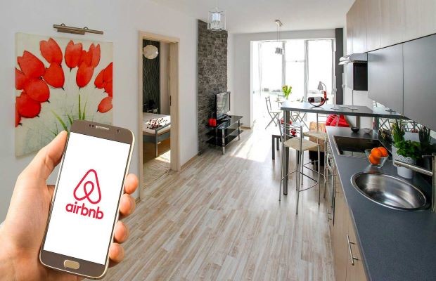Web đặt khách sạn Airbnb
