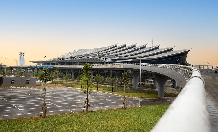 sân bay Phú Bài